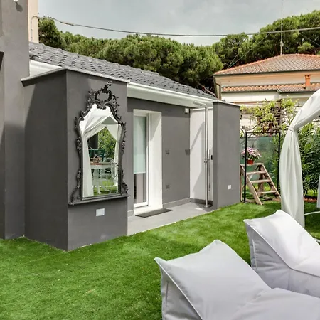 Monti Suites&aparts Bed & Breakfast 4*