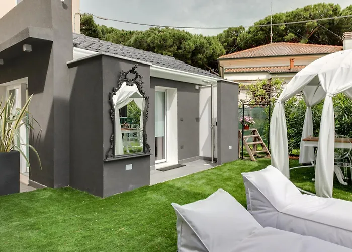 Monti Suites&aparts Bed and Breakfast 4*