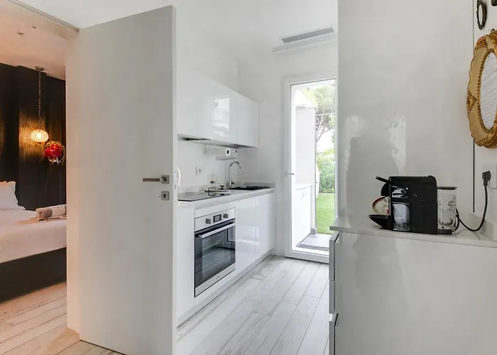 B&B Monti Suites&aparts 체제나티코