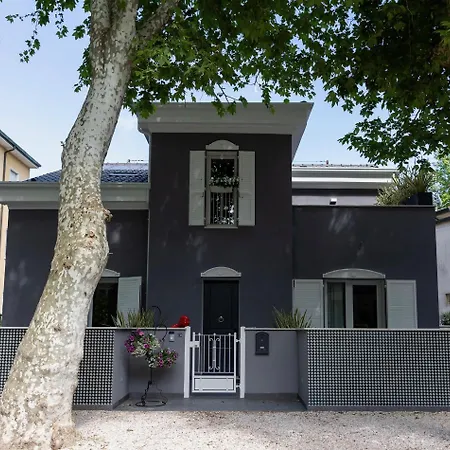 Panzió Monti Suites&aparts